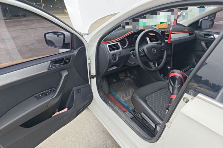 Used Skoda Rapid 2018 1.6L Automatic Comfort Edition Driver Seat