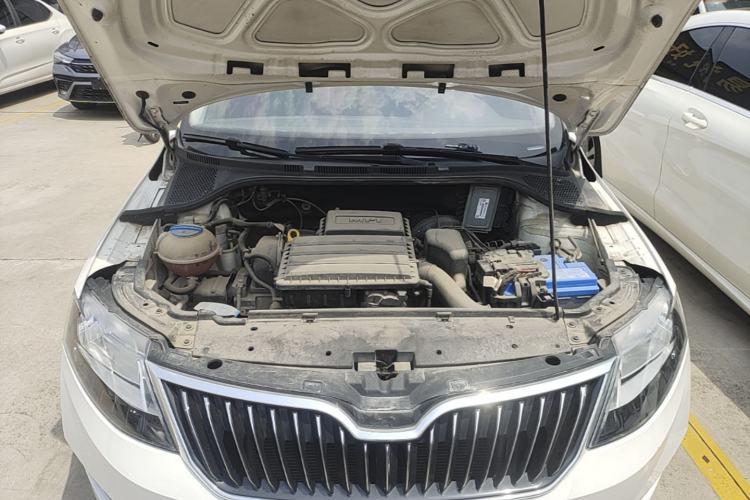 Used Skoda Rapid 2018 1.6L Automatic Comfort Edition Engine Bay