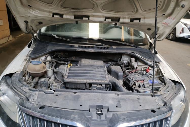 Used Skoda Rapid 2018 1.6L Automatic Comfort Edition Engine Bay