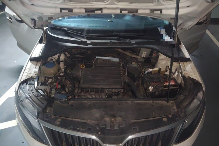 Used Skoda Rapid 2018 1.6L Manual Standard Edition Engine Bay