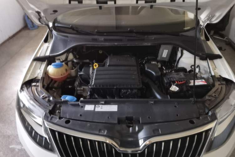 Used Skoda Rapid 2018 1.6L Automatic Comfort Edition Engine Bay