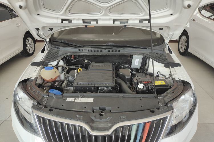 Used Skoda Rapid 2018 1.6L Automatic Comfort Edition Engine Bay
