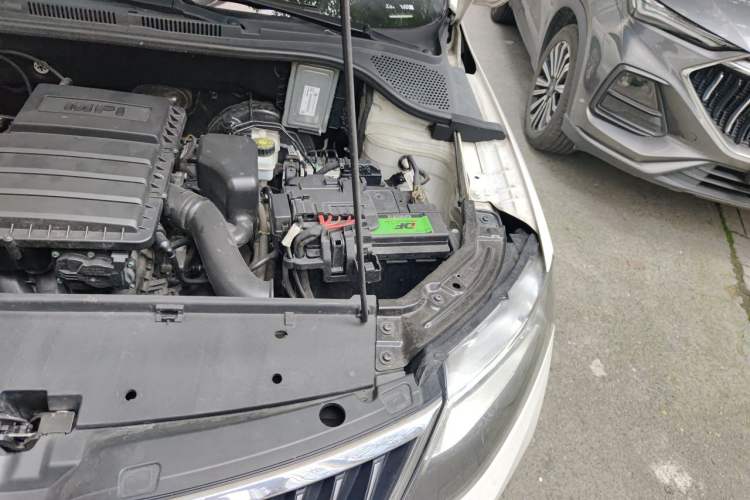 Used Skoda Rapid 2018 1.6L Automatic Comfort Edition Engine Bay Left