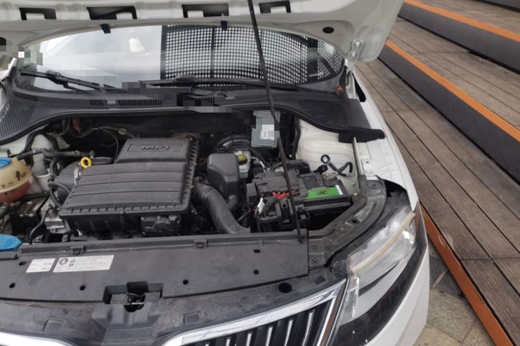 Used Skoda Rapid 2018 1.6L Automatic Comfort Edition Engine Bay Left