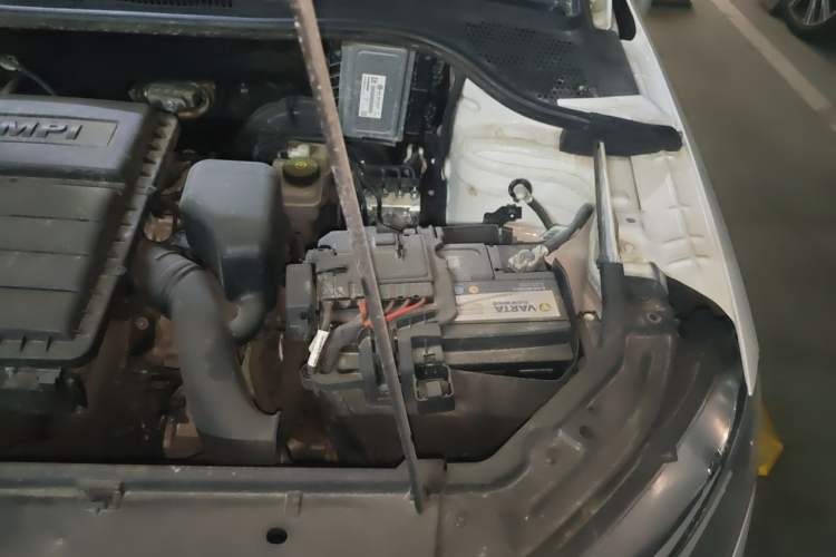 Used Skoda Rapid 2018 1.6L Manual Comfort Edition Engine Bay Left