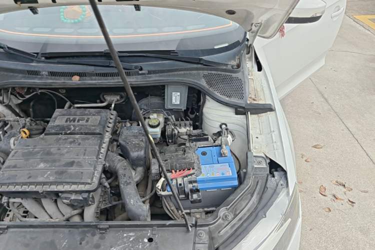 Used Skoda Rapid 2018 1.6L Automatic Comfort Edition Engine Bay Left