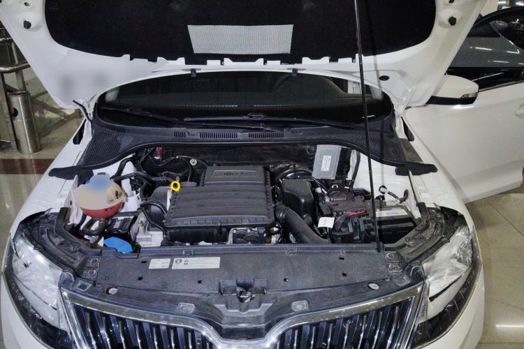Used Skoda Rapid 2018 1.6L Automatic Comfort Edition Engine Bay