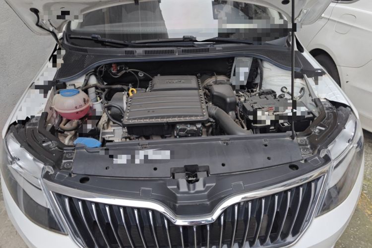 Used Skoda Rapid 2018 1.6L Automatic Comfort Edition Engine Bay