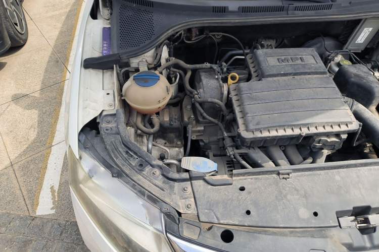 Used Skoda Rapid 2018 1.6L Automatic Comfort Edition Engine Bay Right