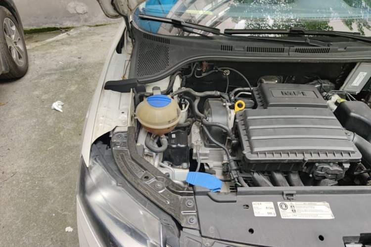 Used Skoda Rapid 2018 1.6L Automatic Comfort Edition Engine Bay Right