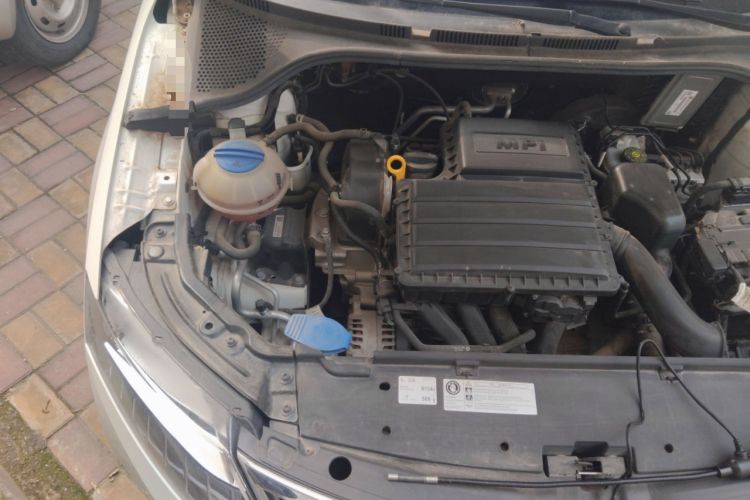 Used Skoda Rapid 2018 1.6L Automatic Comfort Edition Engine Bay Right