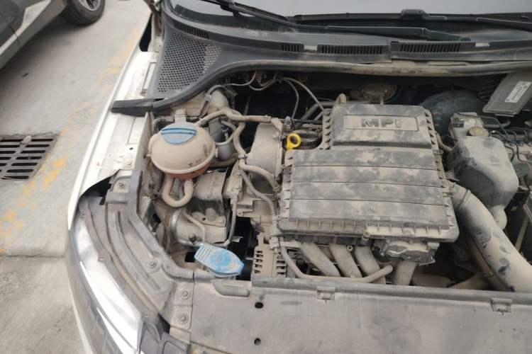 Used Skoda Rapid 2018 1.6L Manual Standard Edition Engine Bay Right