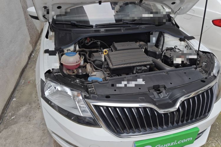 Used Skoda Rapid 2018 1.6L Automatic Comfort Edition Engine Bay Right