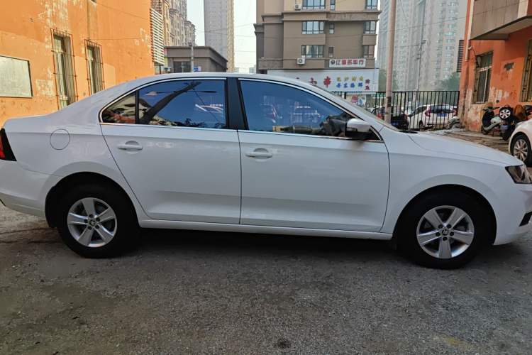 Used Skoda Rapid 2018 1.6L Manual Standard Edition Exterior 2