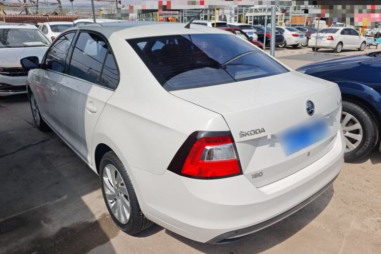 Used Skoda Rapid 2018 1.6L Automatic Comfort Edition Exterior 2
