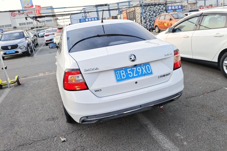 Used Skoda Rapid 2018 1.6L Manual Comfort Edition Exterior 2