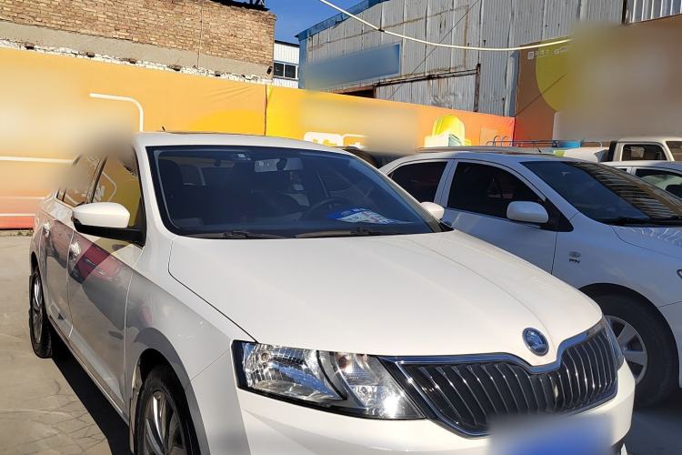 Used Skoda Rapid 2018 1.6L Manual Comfort Edition Exterior 2