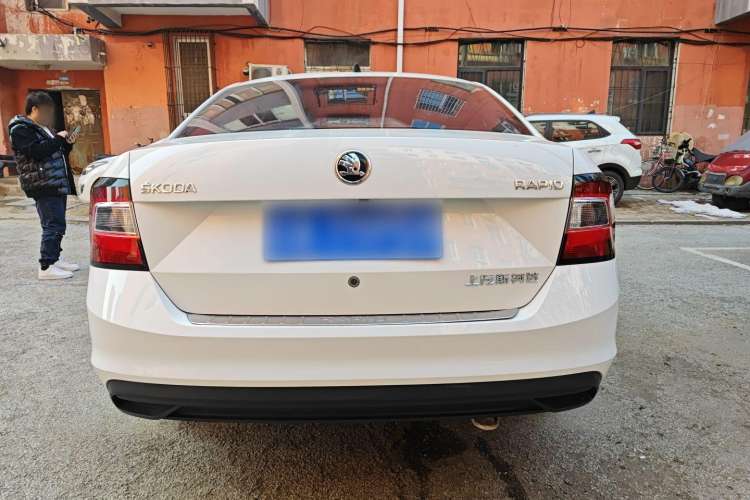 Used Skoda Rapid 2018 1.6L Manual Standard Edition Exterior 3