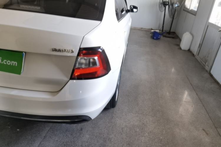 Used Skoda Rapid 2018 1.6L Automatic Comfort Edition Exterior 3