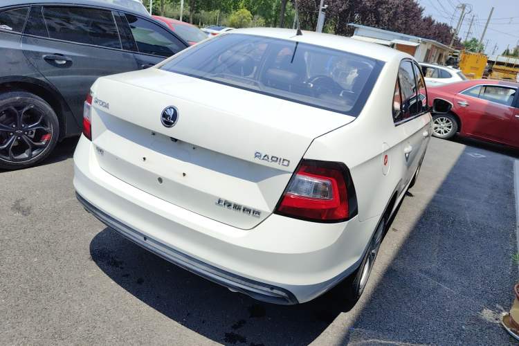 Used Skoda Rapid 2018 1.6L Manual Comfort Edition Exterior 3