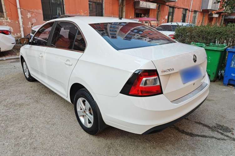 Used Skoda Rapid 2018 1.6L Manual Standard Edition Exterior 4