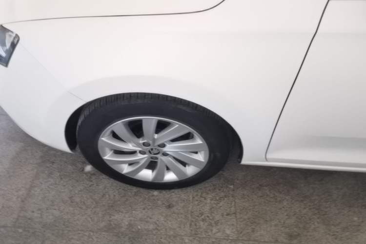 Used Skoda Rapid 2018 1.6L Automatic Comfort Edition Exterior 4
