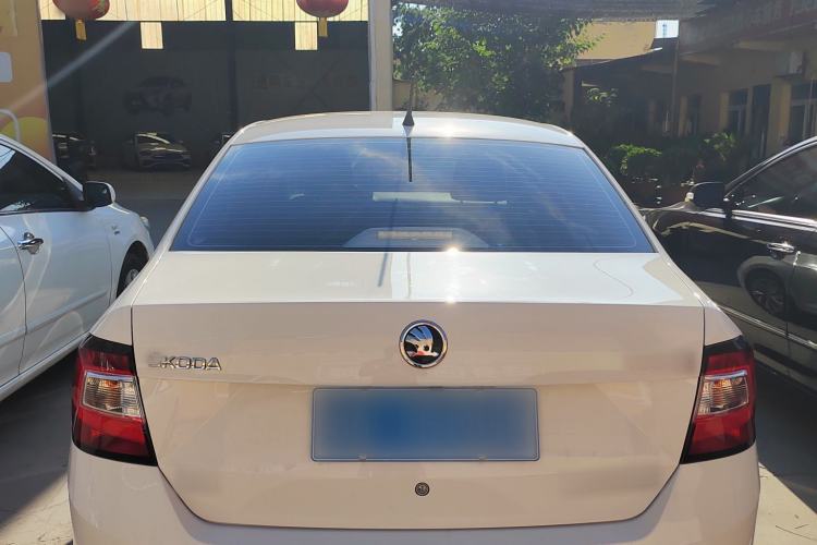 Used Skoda Rapid 2018 1.6L Manual Comfort Edition Exterior 4