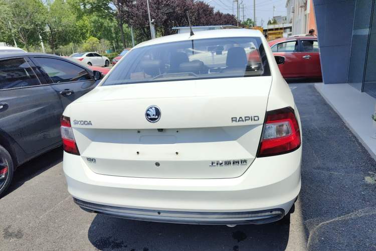 Used Skoda Rapid 2018 1.6L Manual Comfort Edition Exterior 4