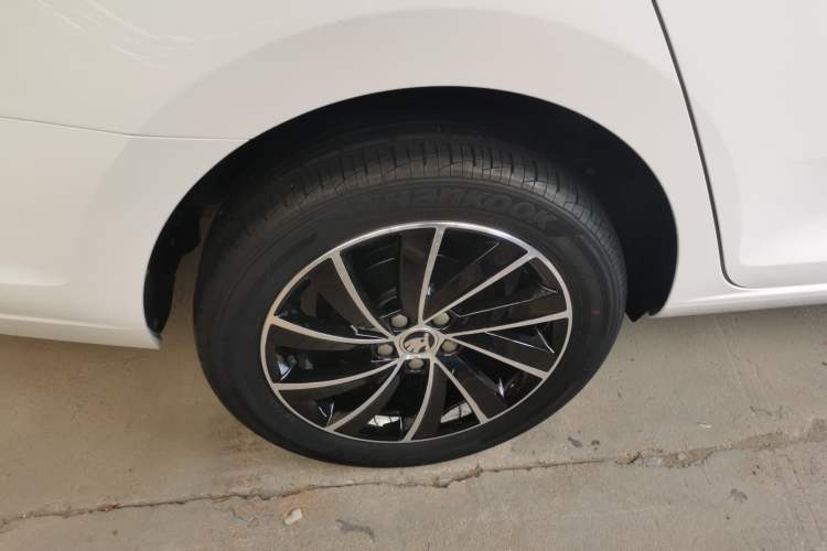 Used Skoda Rapid 2018 1.6L Automatic Comfort Edition Exterior 5