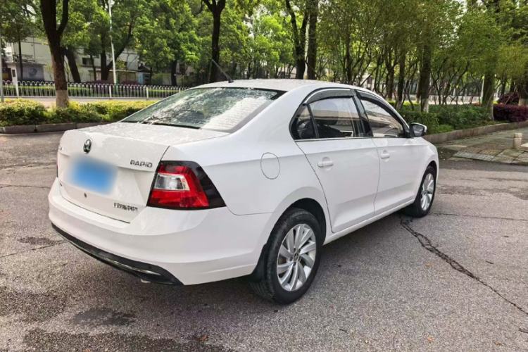 Used Skoda Rapid 2018 1.6L Manual Comfort Edition Exterior 5