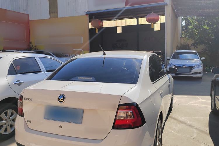 Used Skoda Rapid 2018 1.6L Manual Comfort Edition Exterior 5