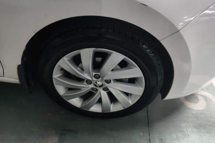 Used Skoda Rapid 2018 1.6L Automatic Comfort Edition Exterior 5