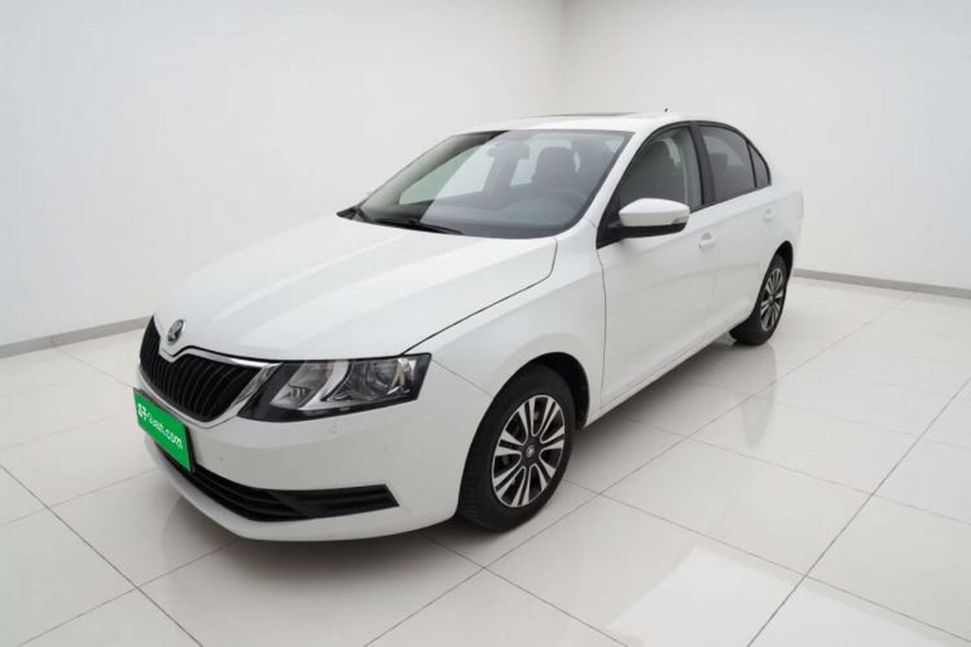 Used Skoda Rapid 2018 1.6L Manual Standard Edition Front Left 45 Deg