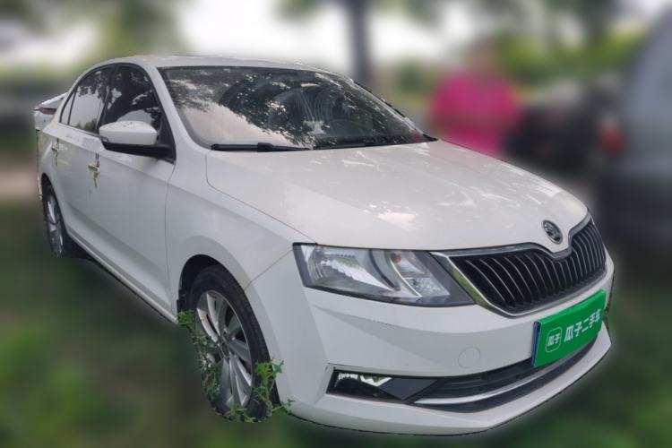 Used Skoda Rapid 2018 1.6L Automatic Comfort Edition Front Right 45 Deg