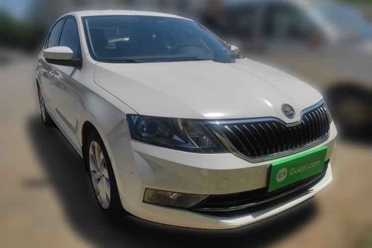 Used Skoda Rapid 2018 1.6L Automatic Comfort Edition Front Right 45 Deg