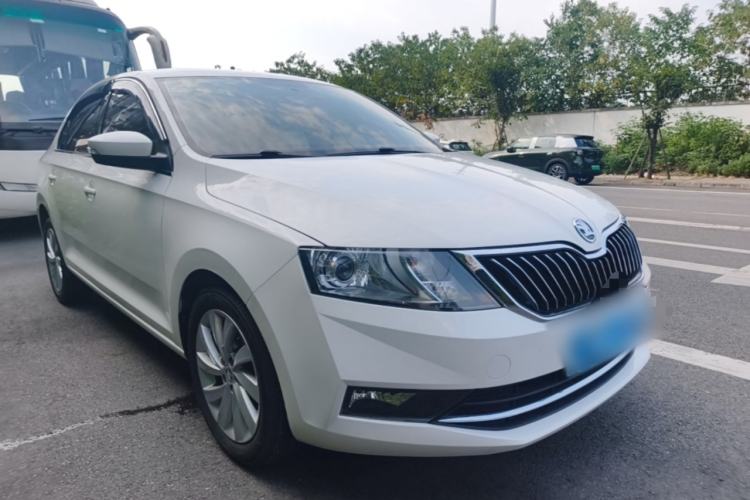 Used Skoda Rapid 2018 1.6L Manual Comfort Edition Front Right 45 Deg