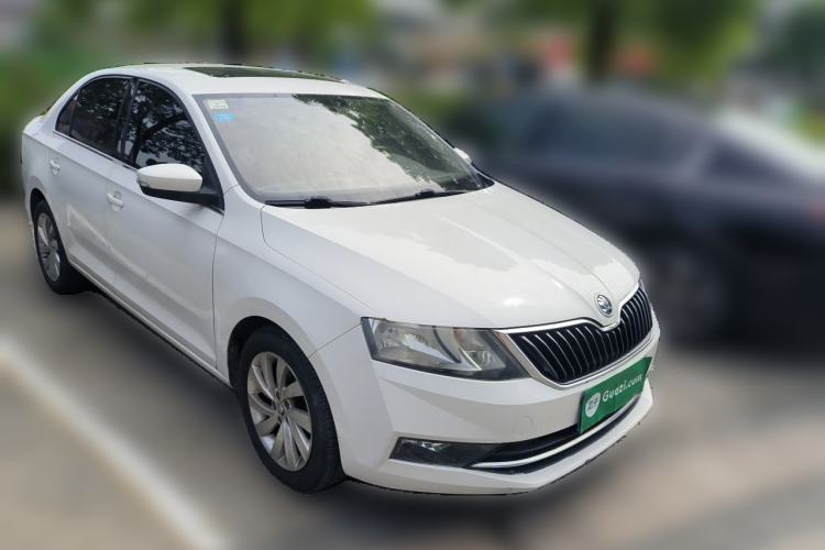 Used Skoda Rapid 2018 1.6L Automatic Comfort Edition Front Right 45 Deg