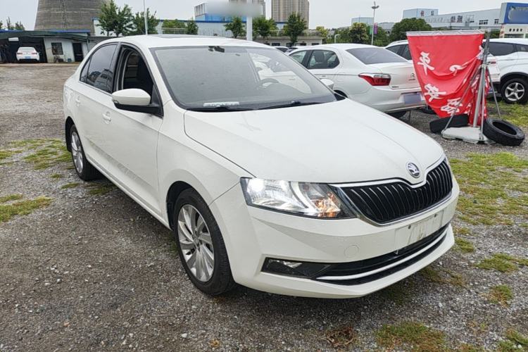 Used Skoda Rapid 2018 1.6L Automatic Comfort Edition Front Right 45 Deg