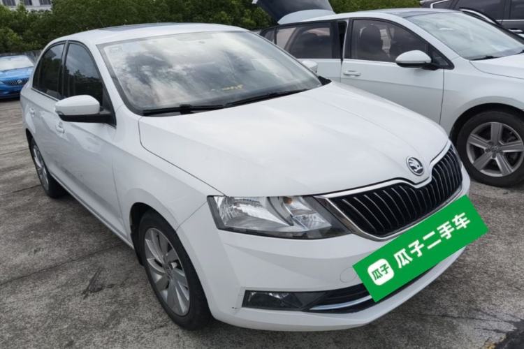 Used Skoda Rapid 2018 1.6L Automatic Comfort Edition Front Right 45 Deg