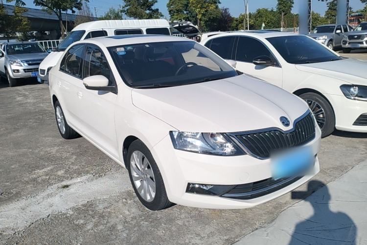 Used Skoda Rapid 2018 1.6L Automatic Comfort Edition Front Right 45 Deg