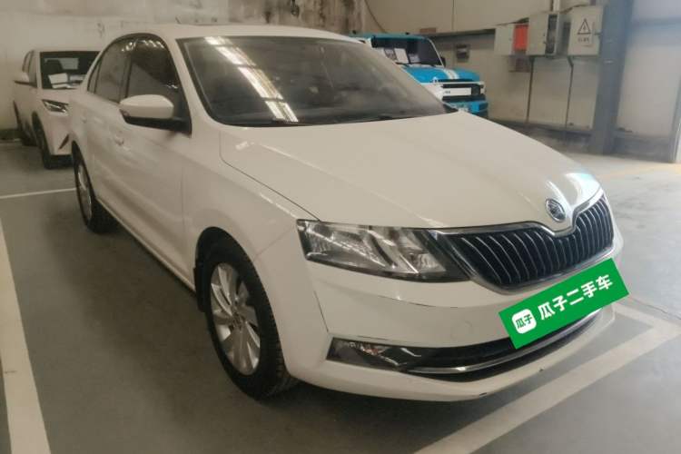 Used Skoda Rapid 2018 1.6L Manual Comfort Edition Front Right 45 Deg