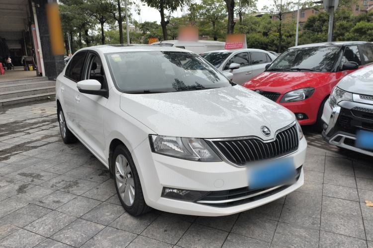 Used Skoda Rapid 2018 1.6L Automatic Comfort Edition Front Right 45 Deg