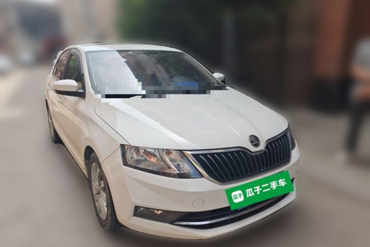 Used Skoda Rapid 2018 1.6L Manual Comfort Edition Front Right 45 Deg