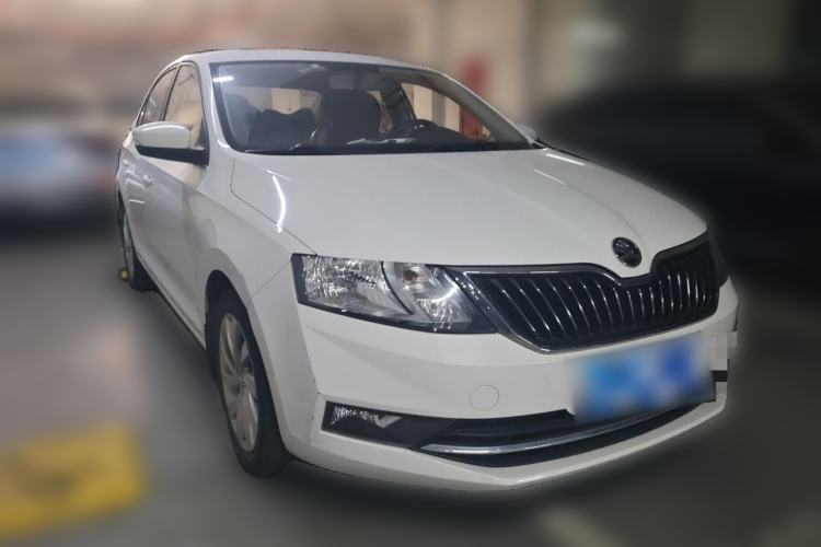 Used Skoda Rapid 2018 1.6L Manual Comfort Edition Front Right 45 Deg
