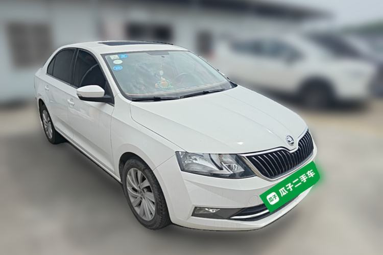 Used Skoda Rapid 2018 1.6L Automatic Comfort Edition Front Right 45 Deg