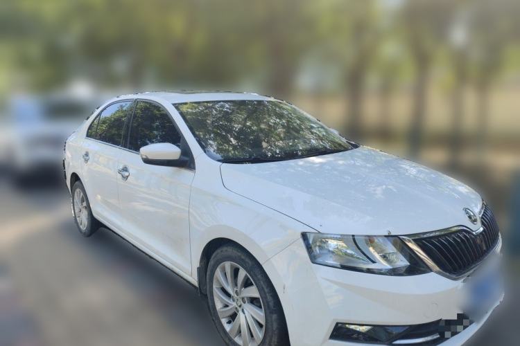 Used Skoda Rapid 2018 1.6L Automatic Comfort Edition Front Right 45 Deg