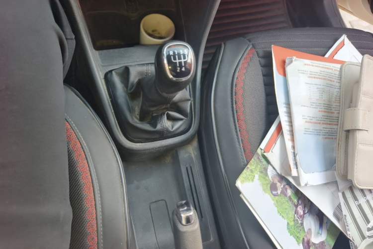 Used Skoda Rapid 2018 1.4L Manual Standard Edition Gear Lever