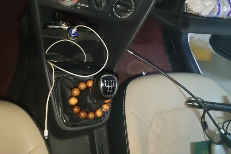 Used Skoda Rapid 2018 1.6L Manual Comfort Edition Gear Lever