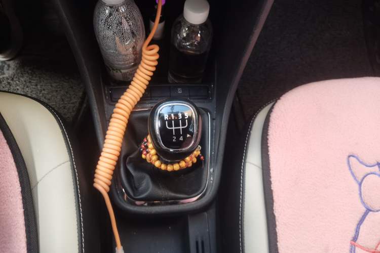 Used Skoda Rapid 2018 1.6L Manual Comfort Edition Gear Lever