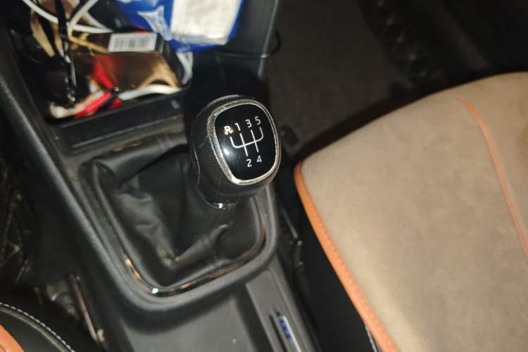Used Skoda Rapid 2018 1.6L Manual Comfort Edition Gear Lever